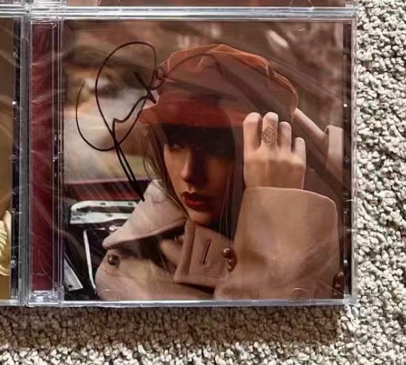 Taylor Swift Red (Taylor's Version) Special Thin Pen Signature CD Sealed