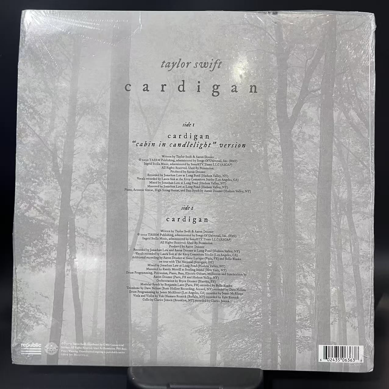 Taylor Swift – Evermore Signed CD NM/NM – URVC