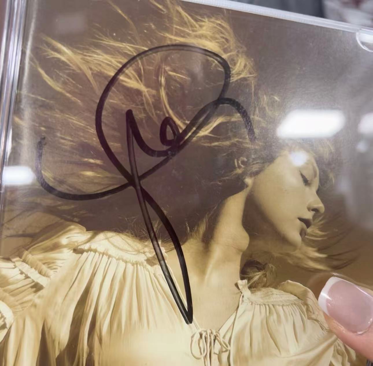 Taylor Swift Fearless (Taylor's Version) Signed CD Open Box Never Played Scratch On Back Case Read Desc