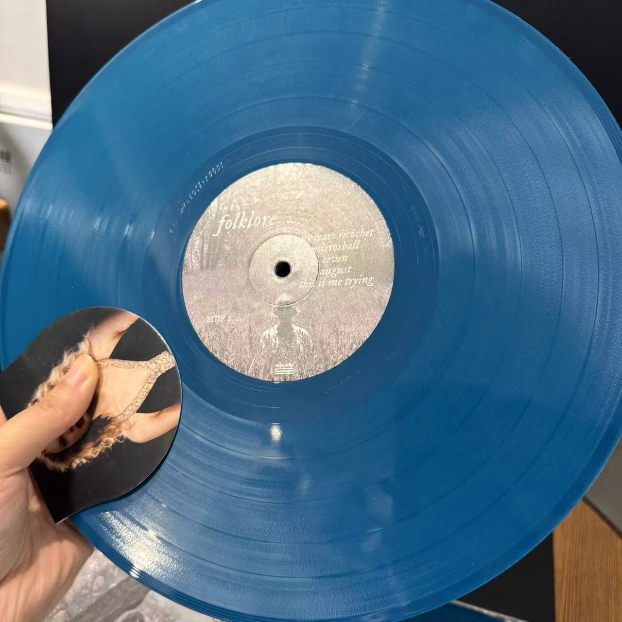 Taylor Swift – Folklore “In The Trees” Blue Translucent Vinyl 2LP US Edition
