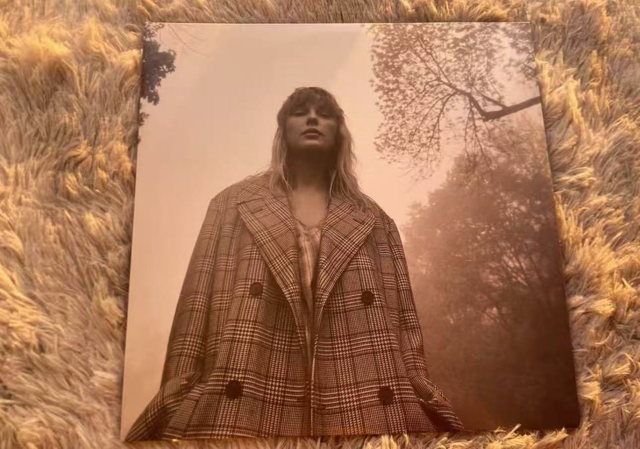 Taylor Swift folklore 8 EU Opaque Pink Vinyl Open Box Like New