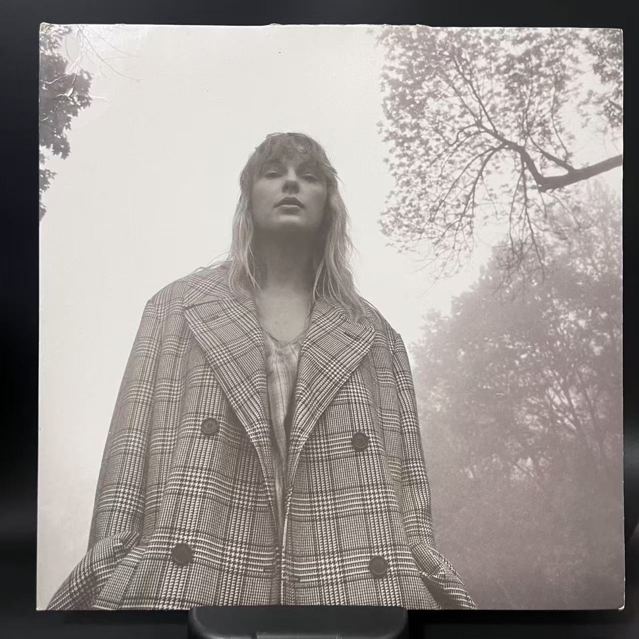 Taylor Swift – Folklore Pink Vinyl 2LP Deluxe Edition