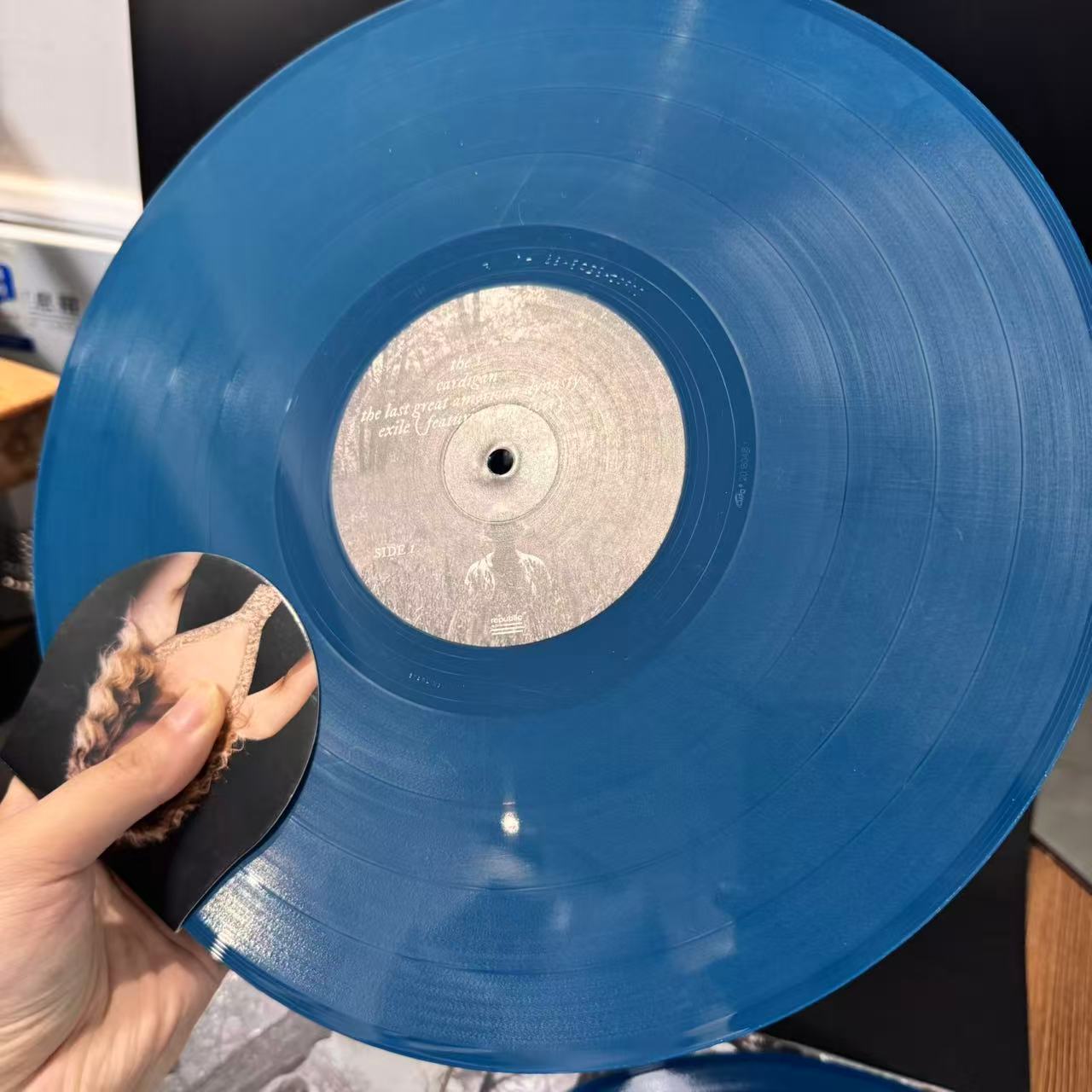 Taylor Swift – Folklore “In The Trees” Blue Translucent Vinyl 2LP US Edition