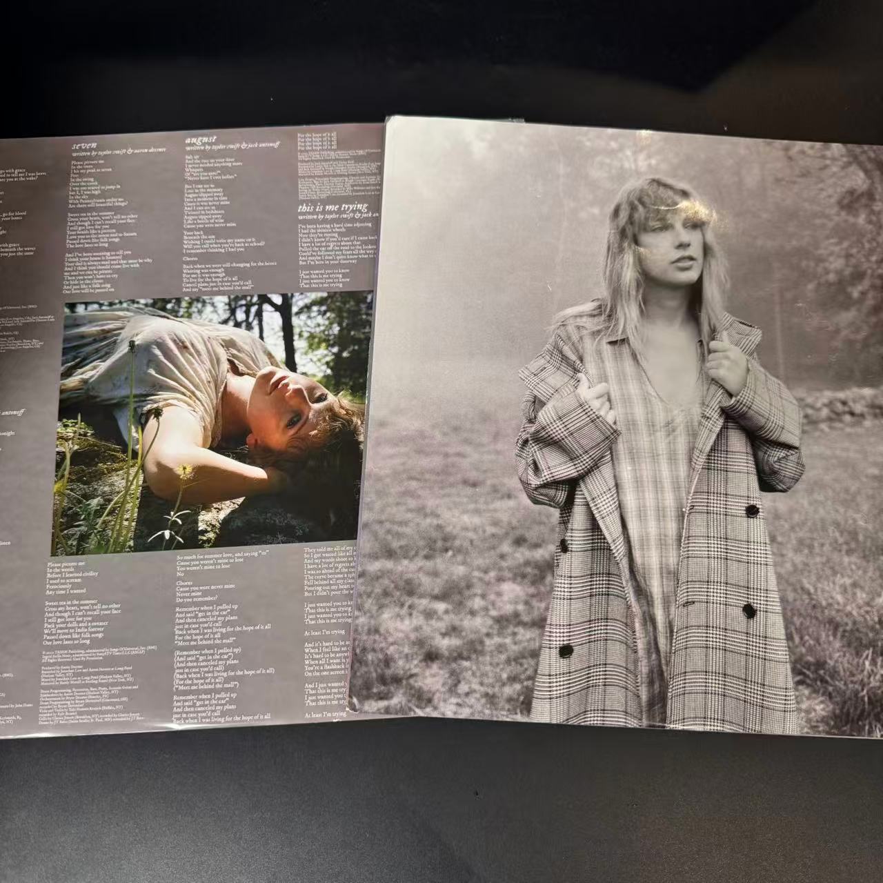 Taylor Swift – Folklore Beige Vinyl LP US Press Opened VG++