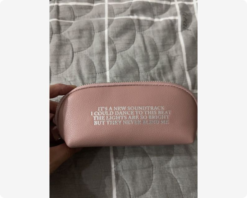 Taylor Swift – Welcome to New York Official Sunglasses & Case – New