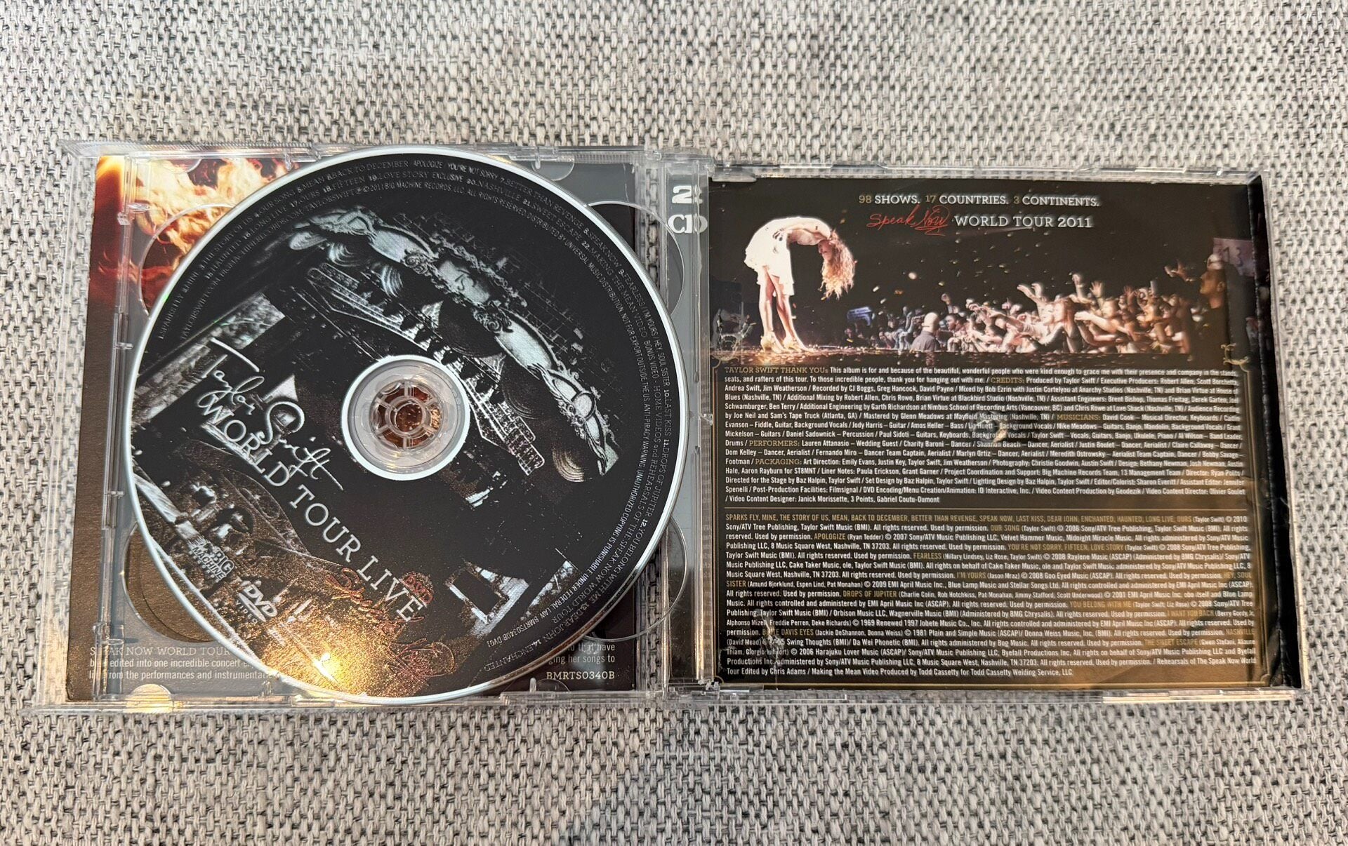 Taylor Swift – Speak Now World Tour Live Target Exclusive CD+DVD (US, Punched)