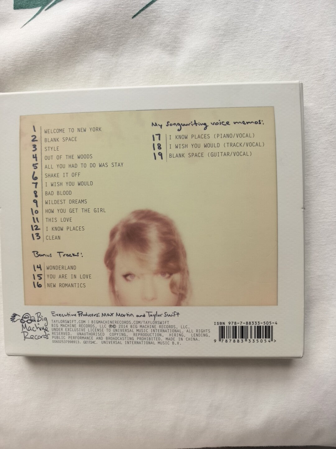 Taylor Swift – 1989 Deluxe CD China Edition with 13 Polaroids (Near Mint)
