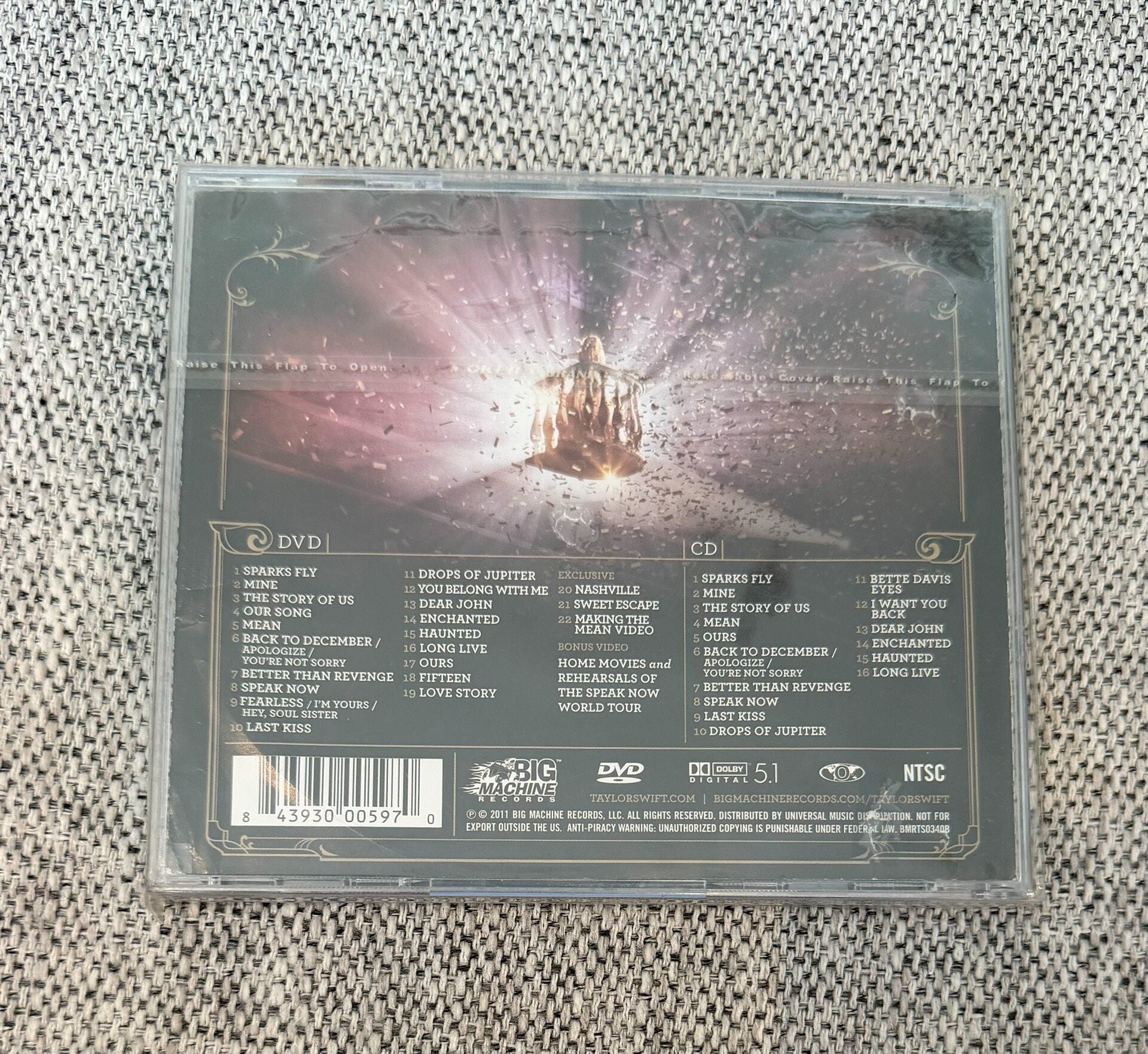 Taylor Swift – Speak Now World Tour Live Target Exclusive CD+DVD (US, Punched)