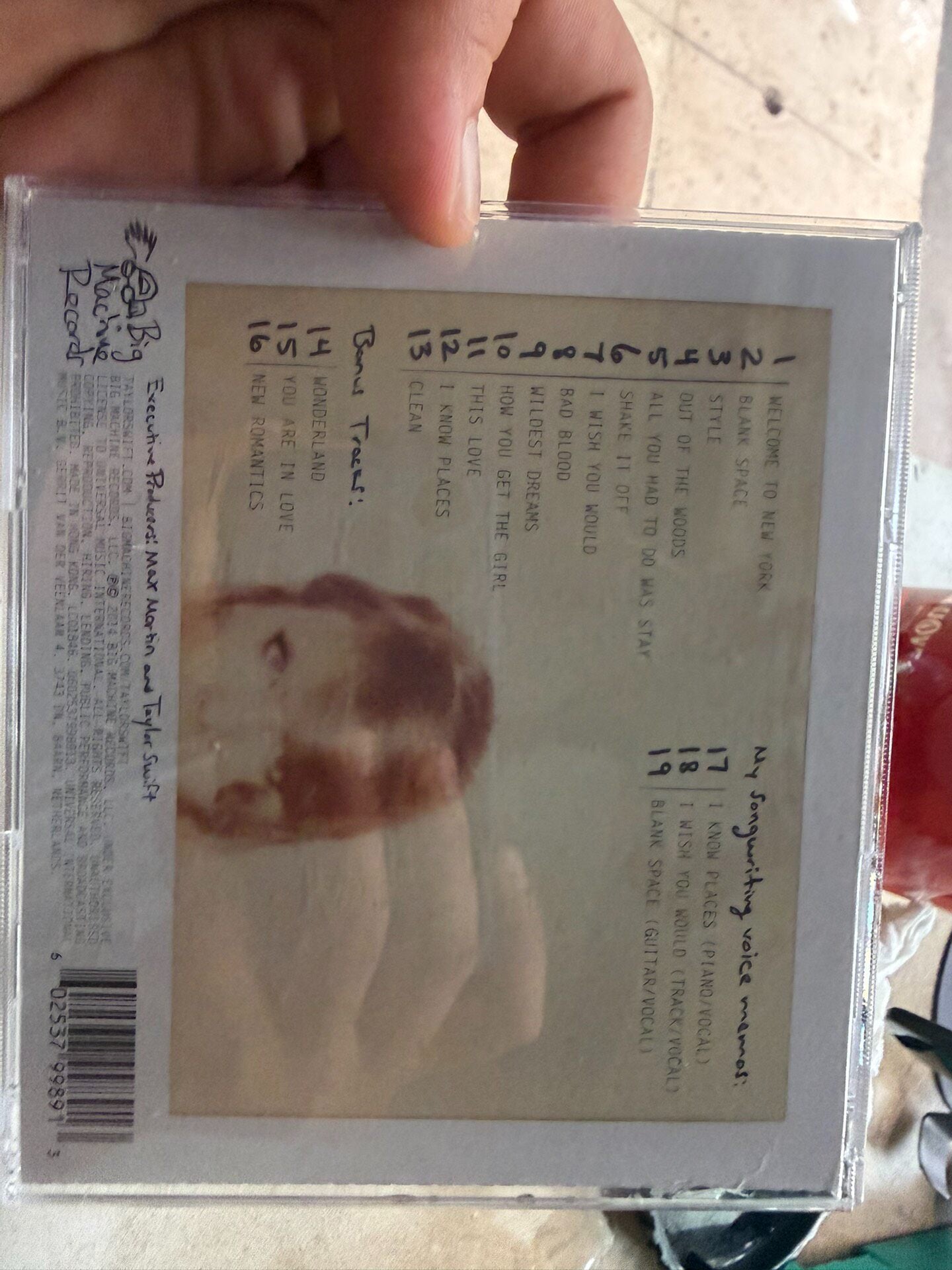 Taylor Swift – 1989 Deluxe Edition CD with Lyric Booklet (Pre-Owned)