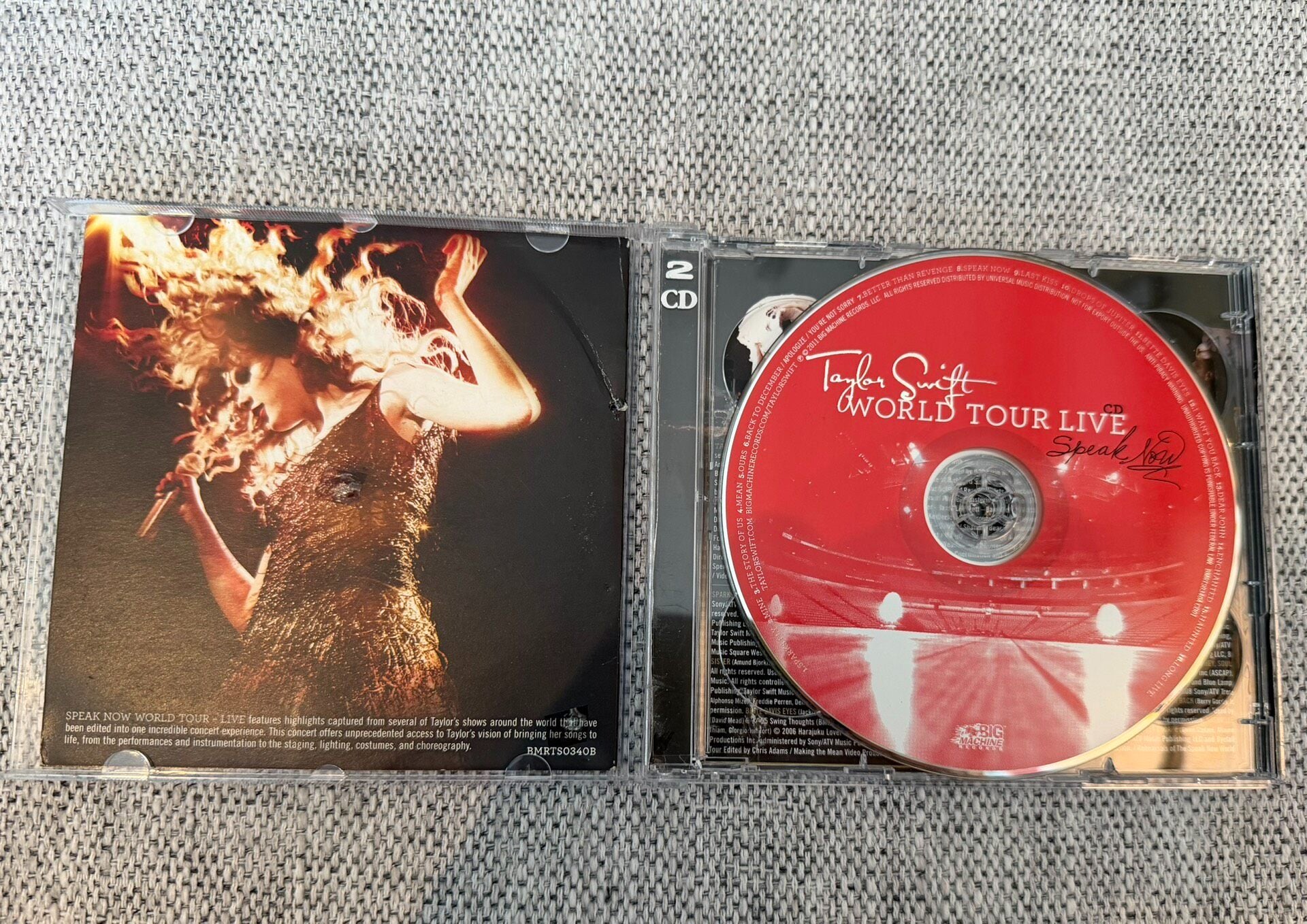 Taylor Swift – Speak Now World Tour Live Target Exclusive CD+DVD (US, Punched)