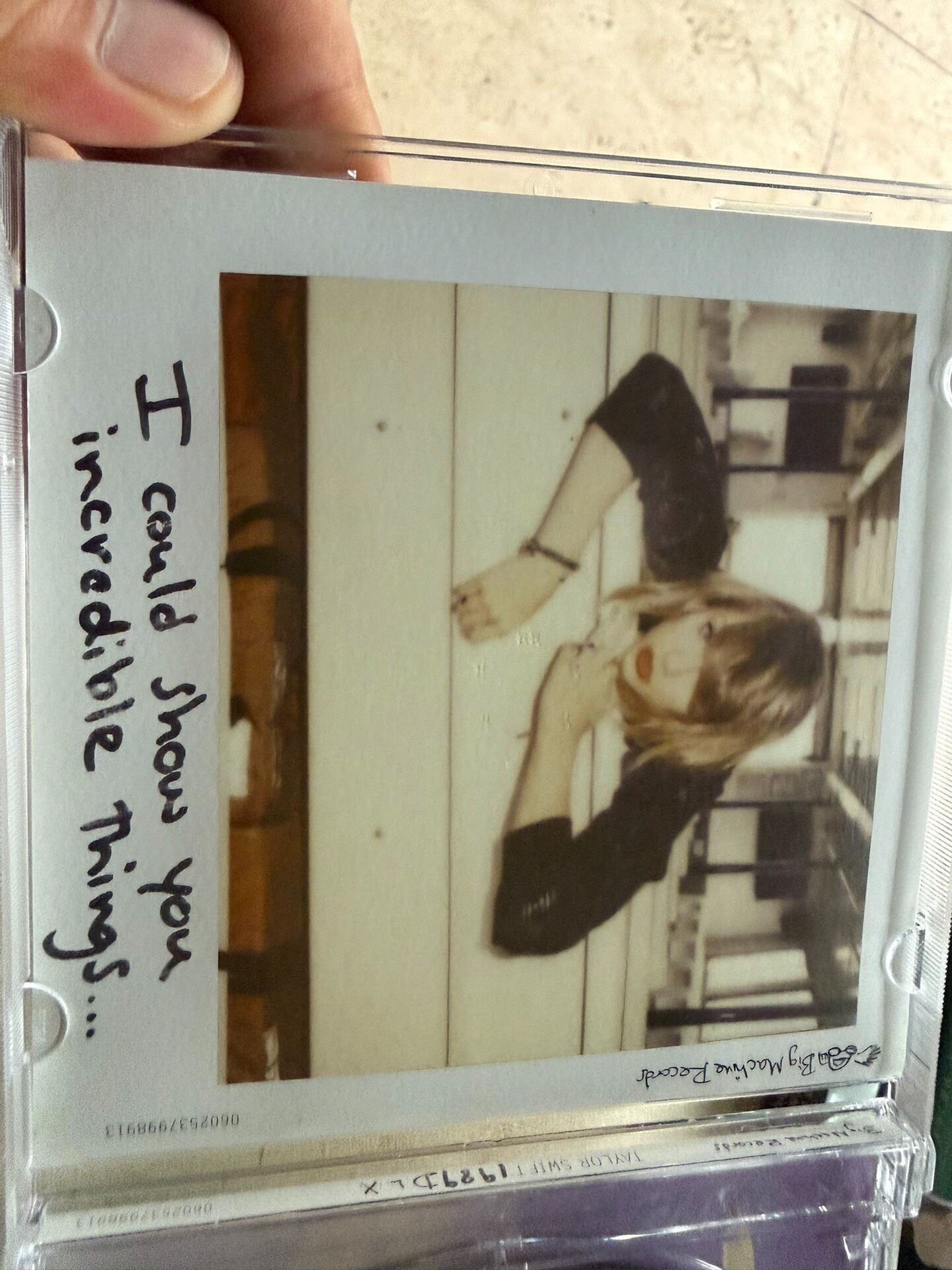 Taylor Swift – 1989 Deluxe Edition CD with Lyric Booklet (Pre-Owned)