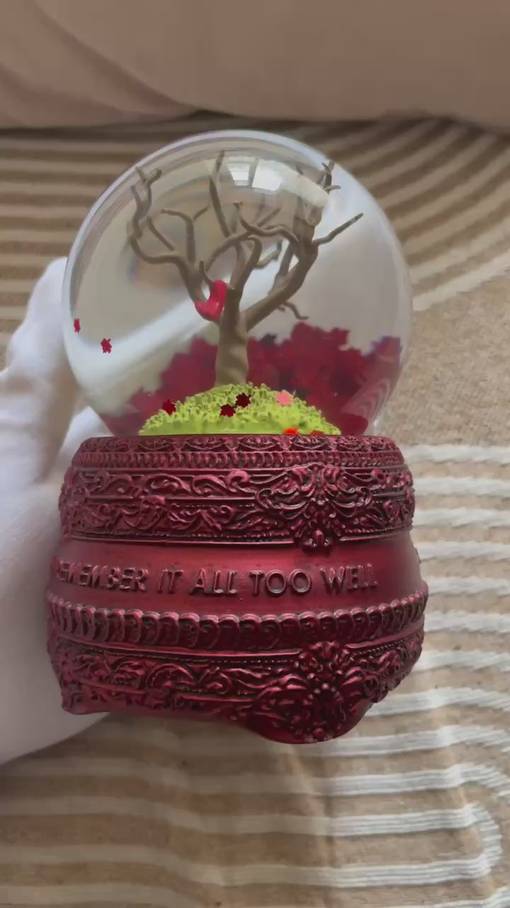 Taylor Swift Official Snow Globe – “All Too Well” Edition – URVC