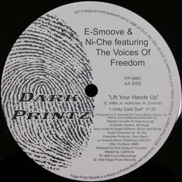 E-Smoove & Ni-Che Featuring Voices Of Freedom : Lift Your Hands Up (12")