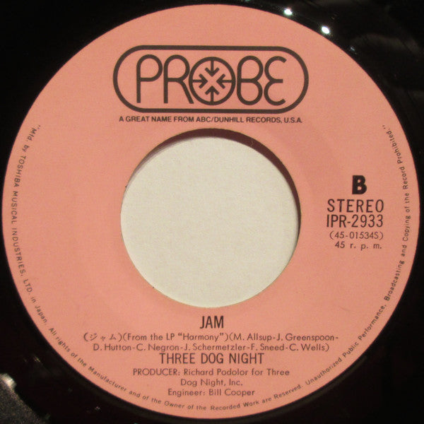 Three Dog Night : An Old Fashioned Love Song (7", Single, ¥50)